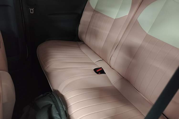 Used Geely Galaxy Panda 2024 Panda Mini 200km Endurance Bear Left Rear Seat