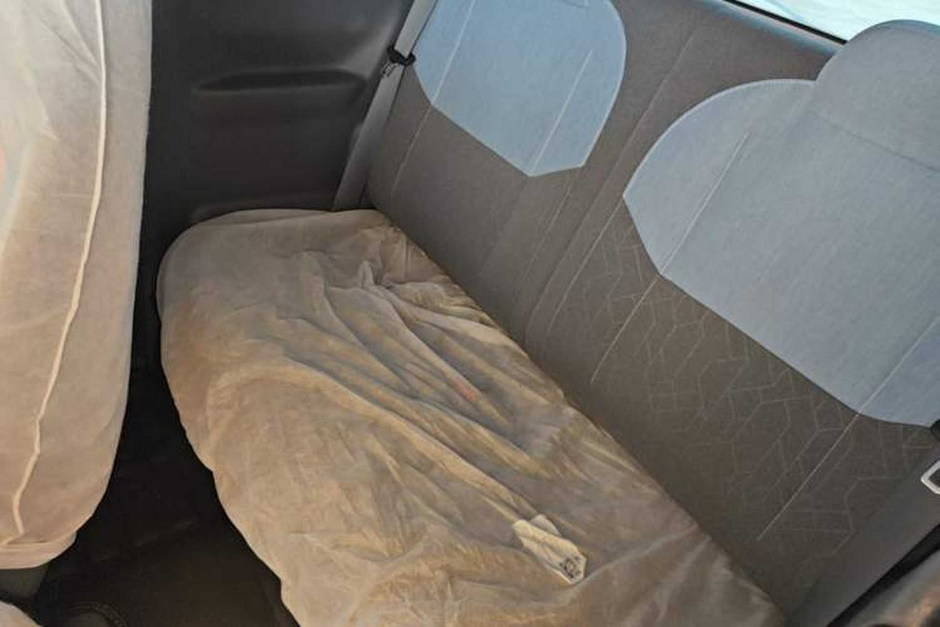Used Geely Galaxy Panda 2024 Panda Mini 200km Endurance Bear Left Rear Seat
