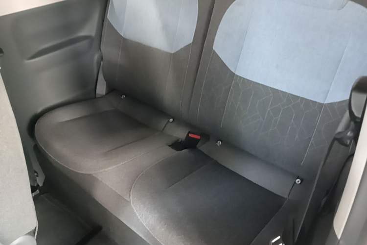 Used Geely Galaxy Panda 2024 Panda Mini 200km Endurance Bear Left Rear Seat