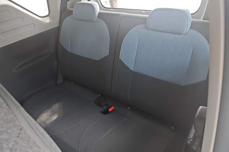 Used Geely Galaxy Panda 2024 Panda Mini 200km Endurance Bear Left Rear Seat