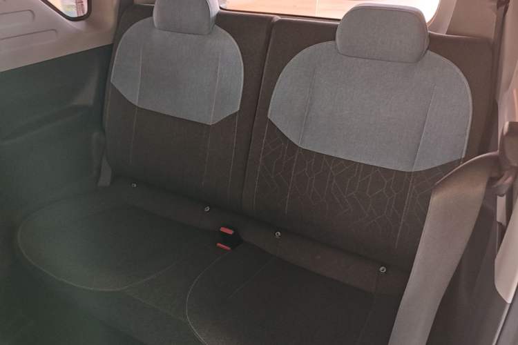 Used Geely Galaxy Panda 2024 Panda Mini 200km Endurance Bear Left Rear Seat