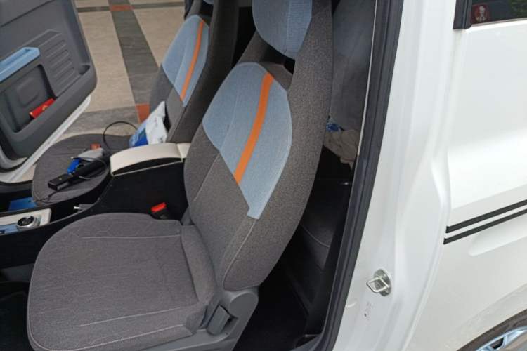 Used Geely Galaxy Panda 2024 Panda Mini 200km Endurance Bear Left Rear Seat
