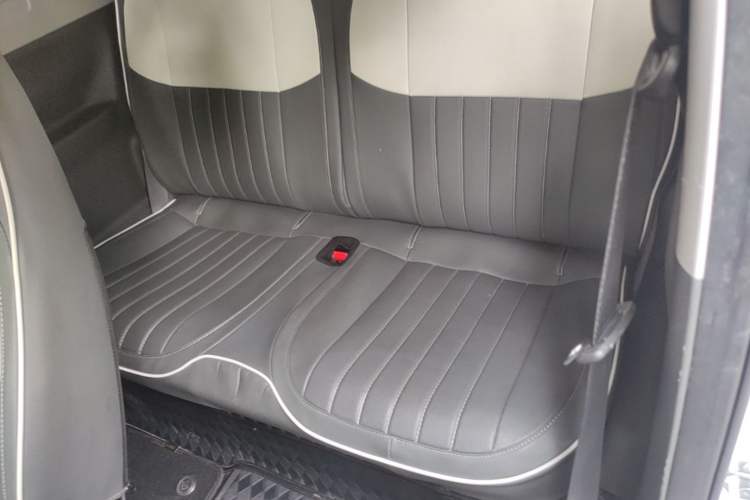 Used Geely Galaxy Panda 2024 Panda Mini 200km Endurance Bear Left Rear Seat