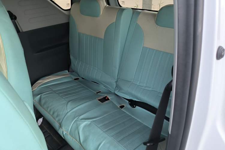 Used Geely Galaxy Panda 2024 Panda Mini 200km Endurance Bear Left Rear Seat