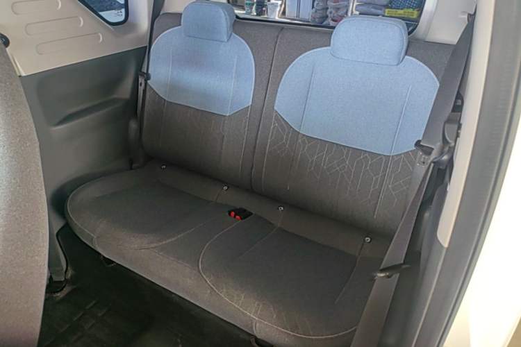 Used Geely Galaxy Panda 2024 Panda Mini 200km Endurance Bear Left Rear Seat