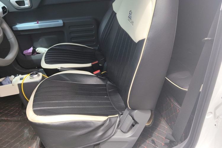 Used Geely Galaxy Panda 2024 Panda Mini 200km Endurance Bear Left Rear Seat