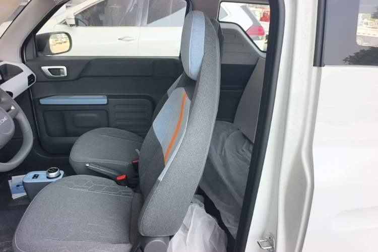Used Geely Galaxy Panda 2024 Panda Mini 200km Endurance Bear Left Rear Seat