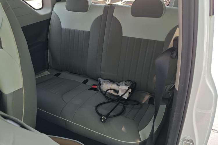 Used Geely Galaxy Panda 2024 Panda Mini 200km Endurance Bear Left Rear Seat