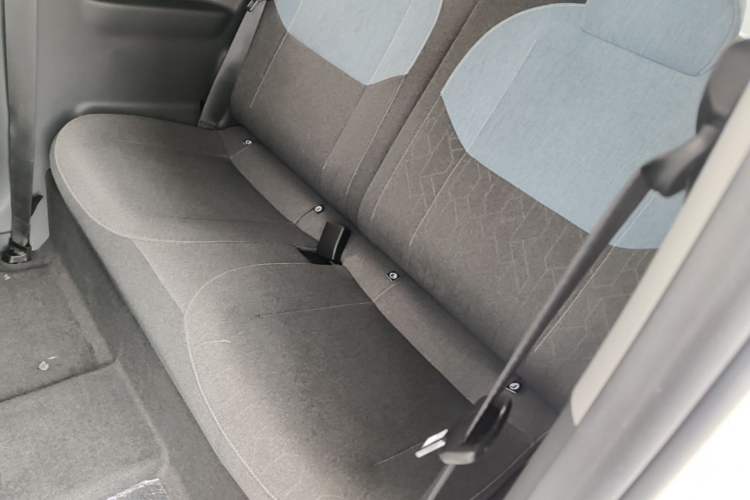 Used Geely Galaxy Panda 2024 Panda Mini 200km Endurance Bear Left Rear Seat