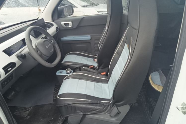 Used Geely Galaxy Panda 2024 Panda Mini 200km Endurance Bear Left Rear Seat