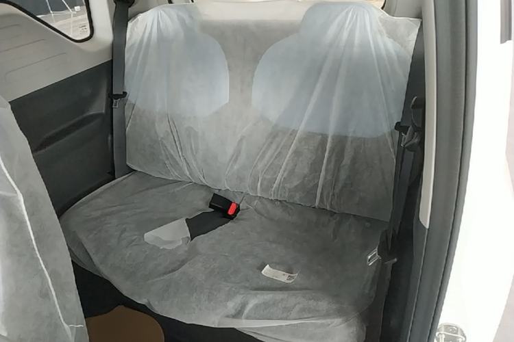 Used Geely Galaxy Panda 2024 Panda Mini 200km Endurance Bear Left Rear Seat