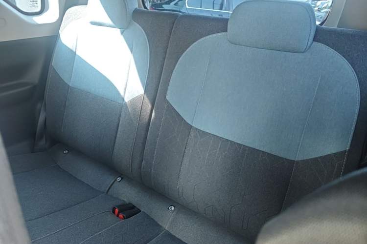Used Geely Galaxy Panda 2024 Panda Mini 200km Endurance Bear Left Rear Seat