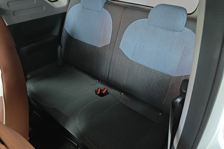 Used Geely Galaxy Panda 2024 Panda Mini 200km Endurance Bear Left Rear Seat