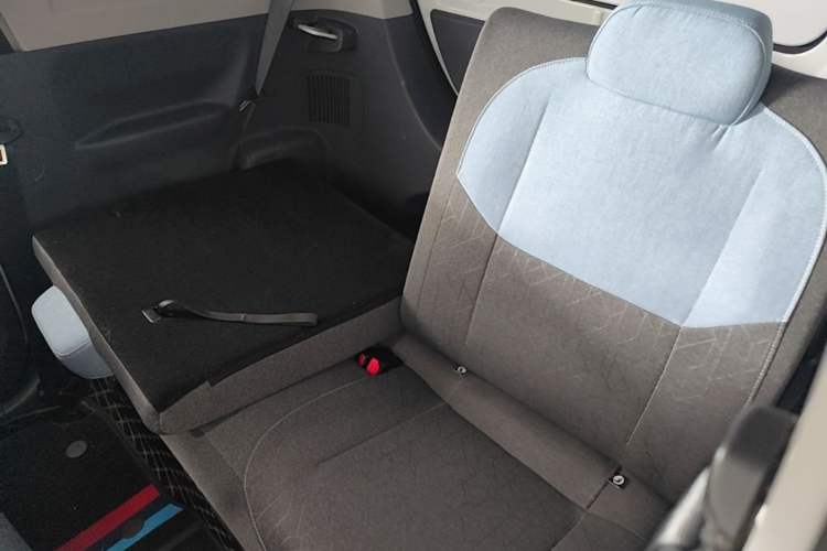 Used Geely Galaxy Panda 2024 Panda Mini 200km Endurance Bear Left Rear Seat