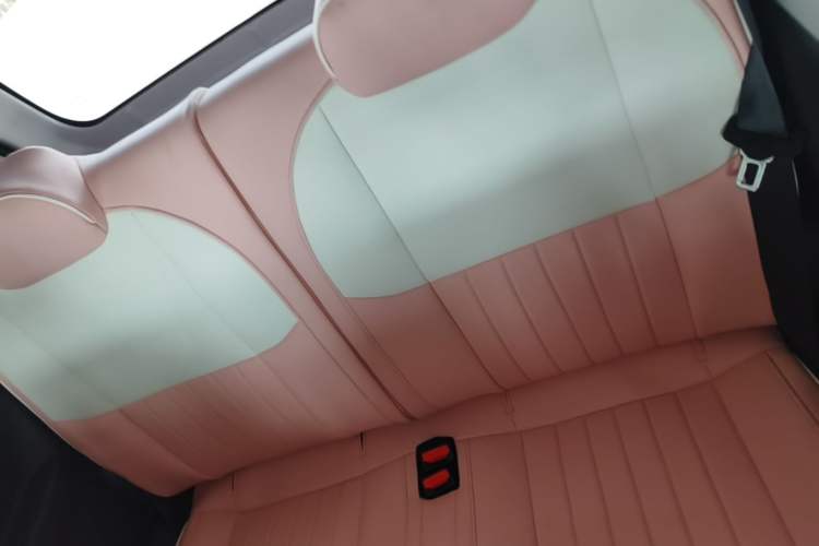 Used Geely Galaxy Panda 2024 Facelifted Panda Mini 200km Dragon Edition Left Rear Seat