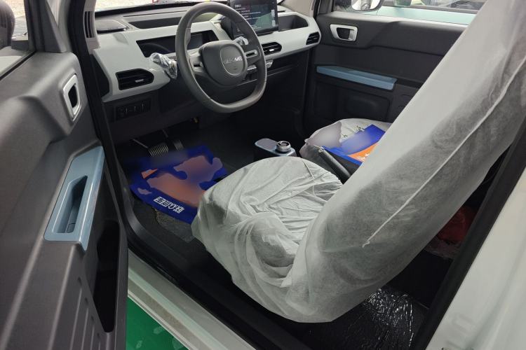 Used Geely Galaxy Panda 2024 Panda Mini 200km Endurance Bear Left Rear Seat
