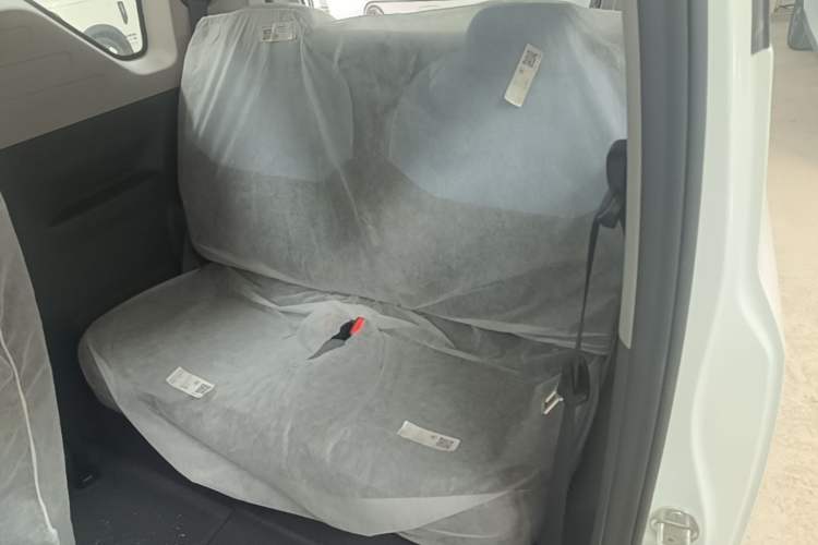 Used Geely Galaxy Panda 2024 Panda Mini 200km Endurance Bear Left Rear Seat