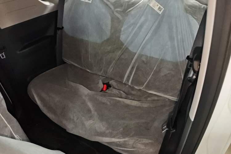 Used Geely Galaxy Panda 2024 Panda Mini 200km Endurance Bear Left Rear Seat