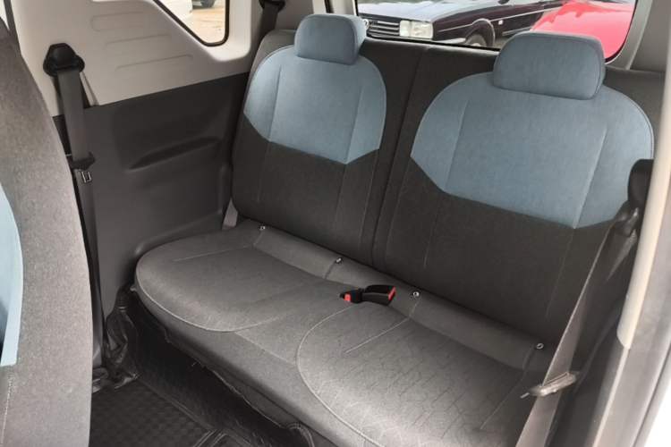 Used Geely Galaxy Panda 2024 Panda Mini 200km Longteng PRO Edition Left Rear Seat