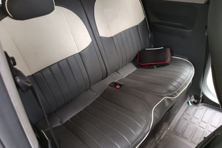 Used Geely Galaxy Panda 2024 Panda Mini 200km Endurance Bear Left Rear Seat