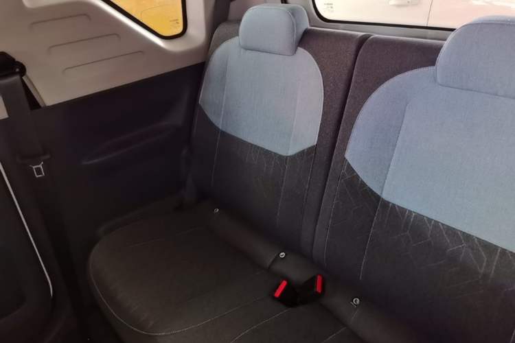 Used Geely Galaxy Panda 2024 Panda Mini 200km Endurance Bear Left Rear Seat