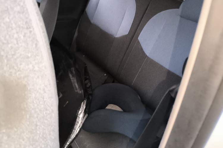 Used Geely Galaxy Panda 2024 Panda Mini 200km Endurance Bear Left Rear Seat