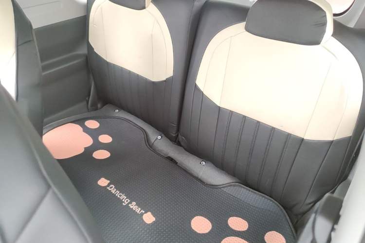 Used Geely Galaxy Panda 2024 Panda Mini 200km Endurance Bear Left Rear Seat