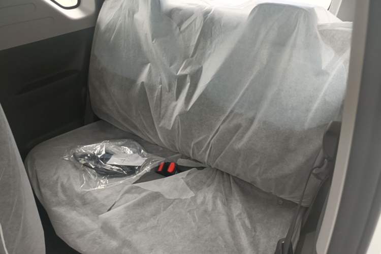 Used Geely Galaxy Panda 2024 Panda Mini 200km Endurance Bear Left Rear Seat