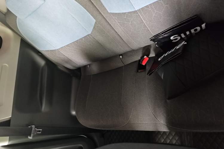 Used Geely Galaxy Panda 2024 Panda Mini 200km Endurance Bear Left Rear Seat