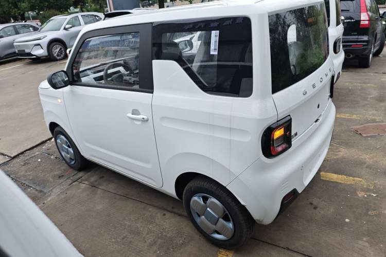 Used Geely Galaxy Panda 2024 Panda Mini 200km Endurance Bear Left Side