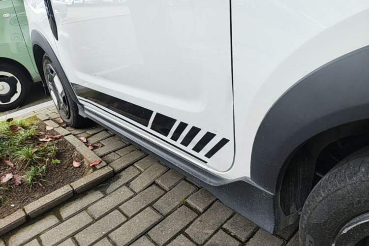 Used Geely Galaxy Panda 2024 200km Panda Kart Left Side Sill