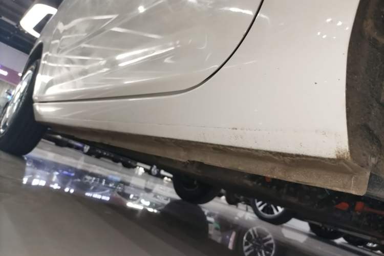 Used Geely Galaxy Panda 2024 Panda Mini 200km Endurance Bear Left Side Sill