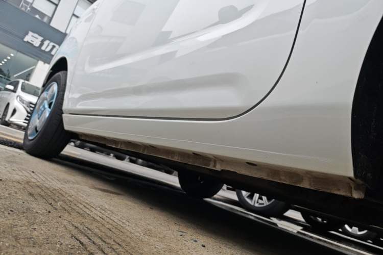Used Geely Galaxy Panda 2024 Panda Mini 200km Endurance Bear Left Side Sill