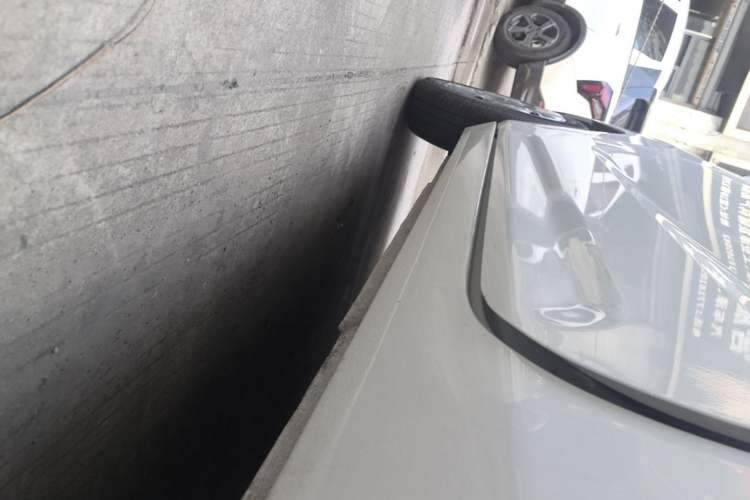Used Geely Galaxy Panda 2024 Panda Mini 200km Endurance Bear Left Side Sill