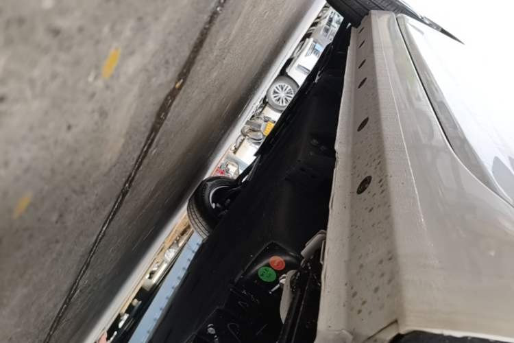 Used Geely Galaxy Panda 2024 Panda Mini 200km Endurance Bear Left Side Sill