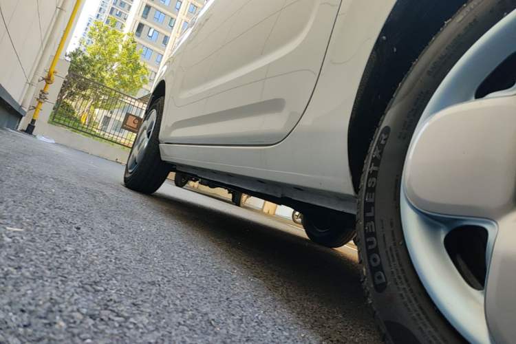 Used Geely Galaxy Panda 2024 Panda Mini 200km Endurance Bear Left Side Sill