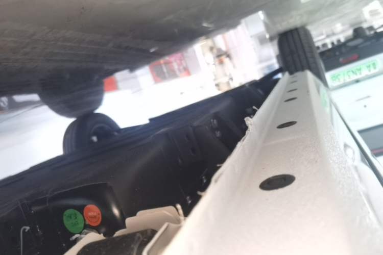 Used Geely Galaxy Panda 2024 Panda Mini 200km Endurance Bear Left Side Sill