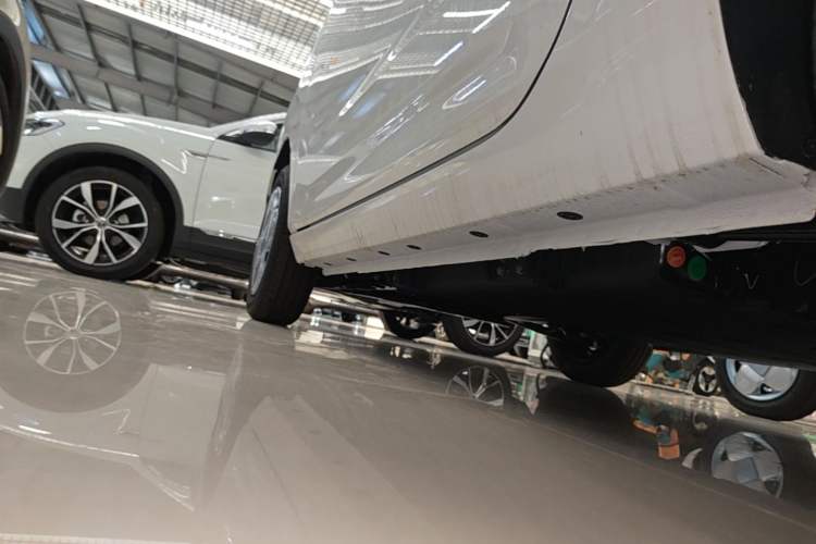 Used Geely Galaxy Panda 2024 Panda Mini 200km Endurance Bear Left Side Sill