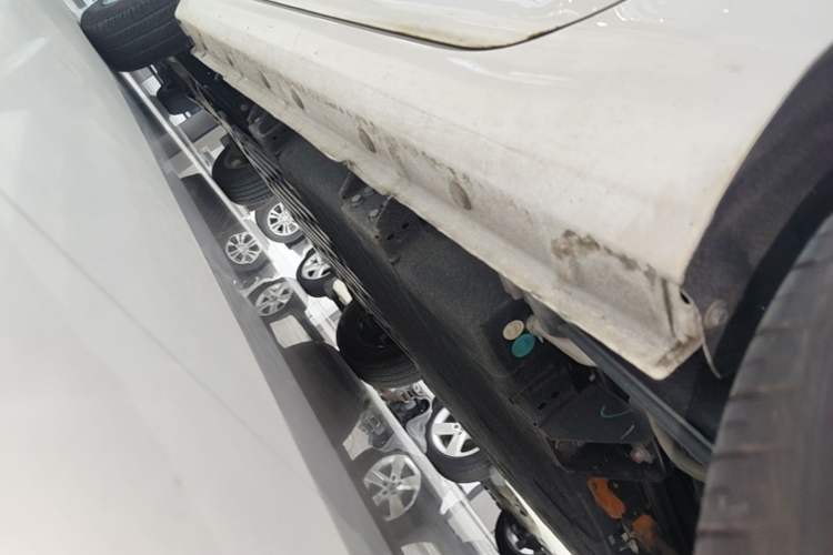 Used Geely Galaxy Panda 2024 Panda Mini 200km Endurance Bear Left Side Sill