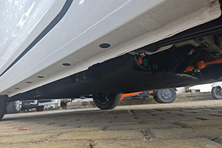 Used Geely Galaxy Panda 2024 Panda Mini 200km Endurance Bear Left Side Sill