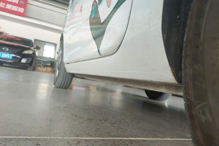 Used Geely Galaxy Panda 2024 Panda Mini 200km Endurance Bear Left Side Sill