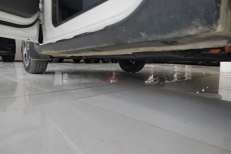 Used Geely Galaxy Panda 2024 200km Panda Rider Left Side Sill