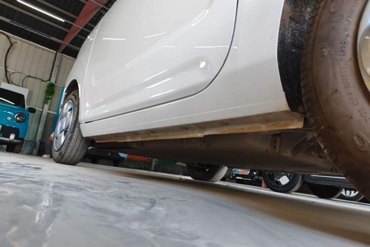 Used Geely Galaxy Panda 2024 Panda Mini 200km Endurance Bear Left Side Sill