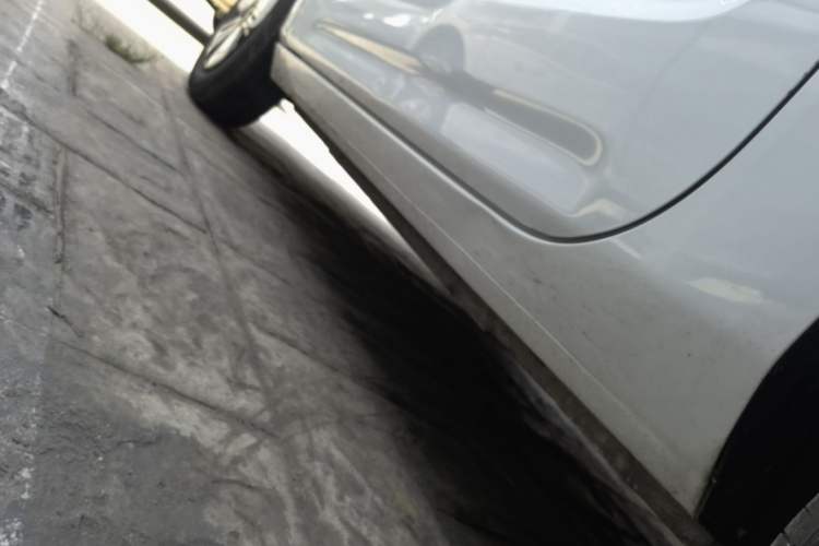 Used Geely Galaxy Panda 2024 Panda Mini 200km Endurance Bear Left Side Sill