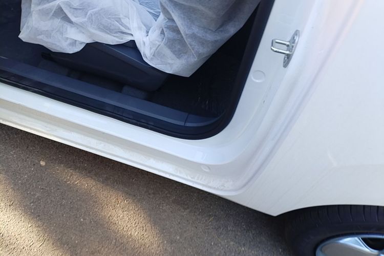 Used Geely Galaxy Panda 2024 Panda Mini 200km Endurance Bear Left Side Sill