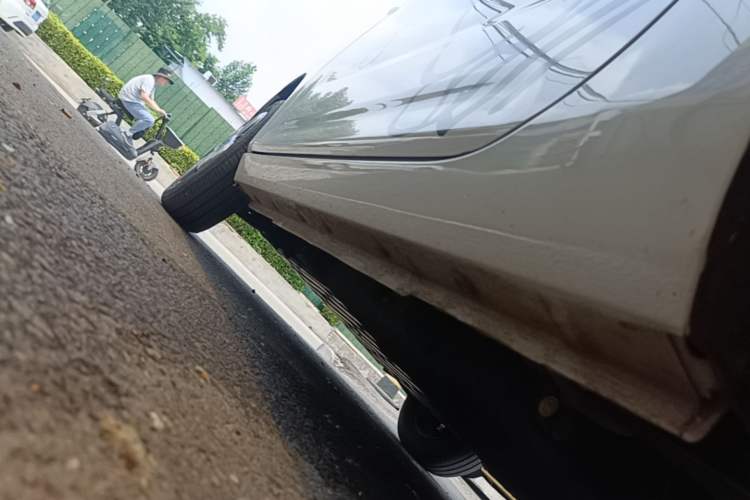 Used Geely Galaxy Panda 2024 Panda Mini 200km Endurance Bear Left Side Sill