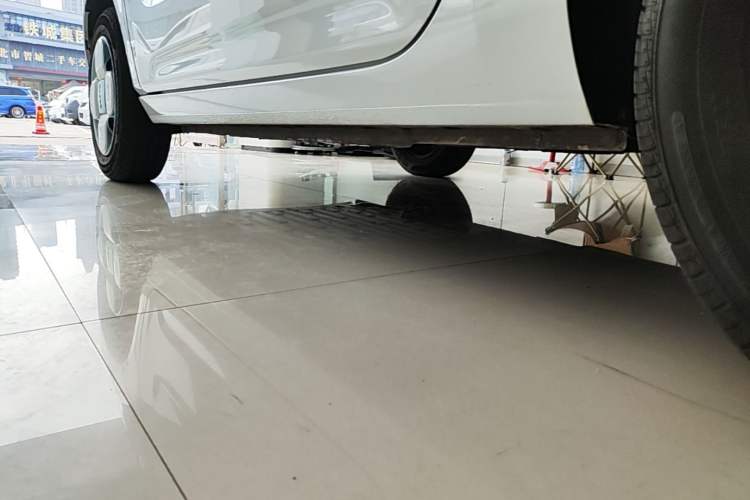 Used Geely Galaxy Panda 2024 Panda Mini 200km Endurance Bear Left Side Sill