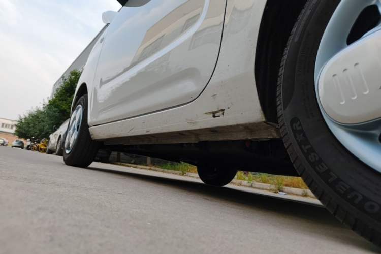 Used Geely Galaxy Panda 2024 Panda Mini 200km Endurance Bear Left Side Sill