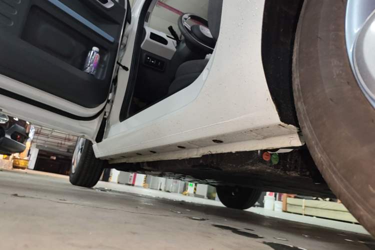Used Geely Galaxy Panda 2024 Panda Mini 200km Endurance Bear Left Side Sill