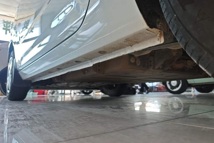 Used Geely Galaxy Panda 2024 Panda Mini 200km Endurance Bear Left Side Sill